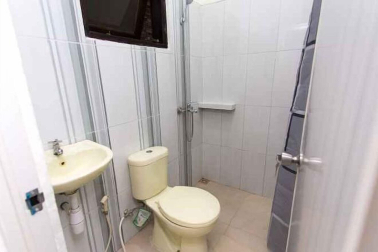 Bathroom 18