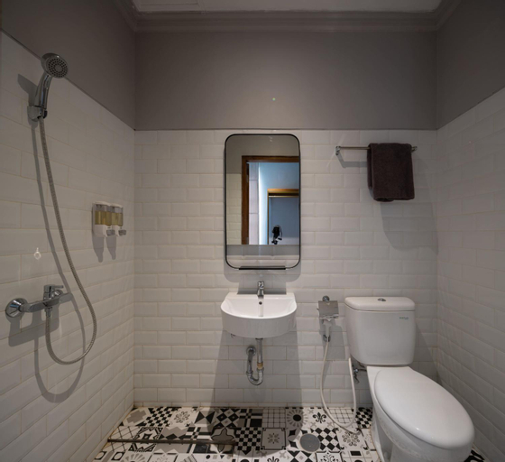 Bathroom 4