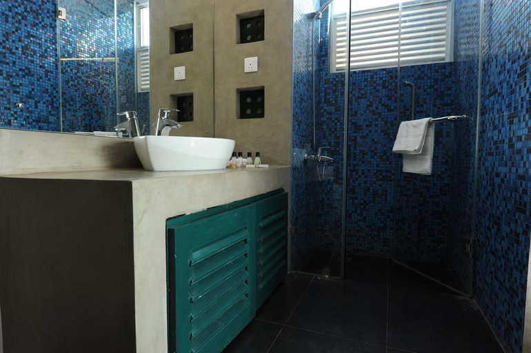 Bathroom, Saprin Beach Resort, Wattala