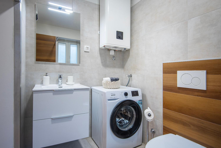 Bathroom, Arta Apartments City Center, Pula