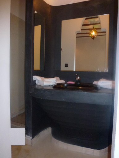 Bathroom 3, Ryad Laarouss, Marrakech
