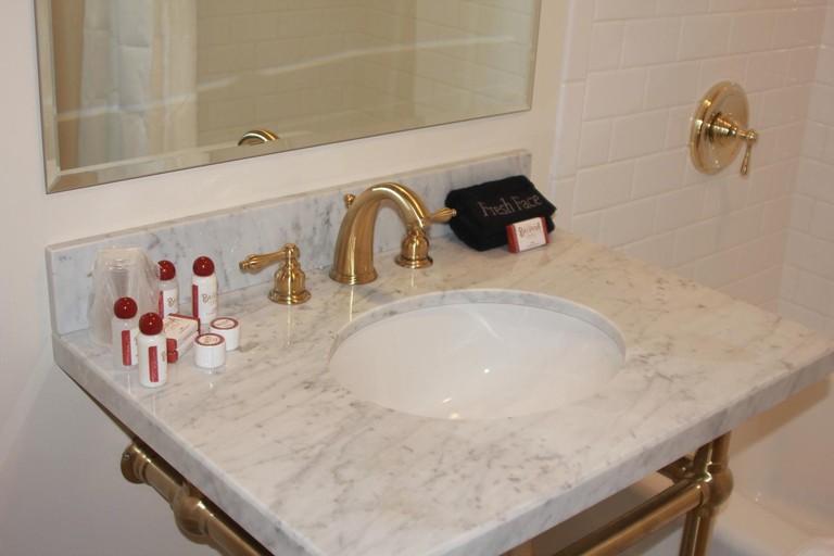 Bathroom, Belvada Hotel, Nye