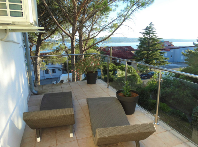 Others 5, Selce Shorefront Apartment With Balcony and Sea View, Crikvenica