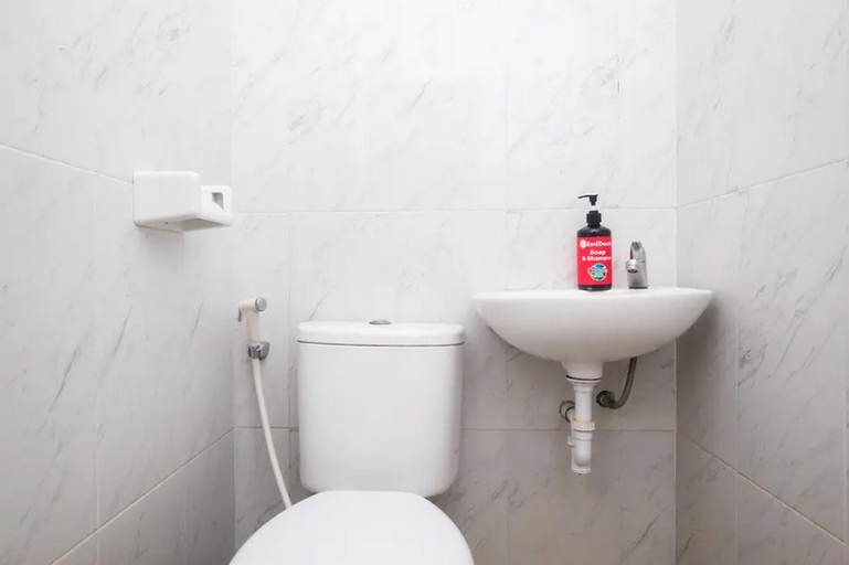 Bathroom 10