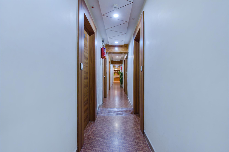 Public Area 2, FabHotel Silver Inn, Ahmadabad