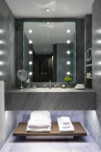 Bathroom 16
