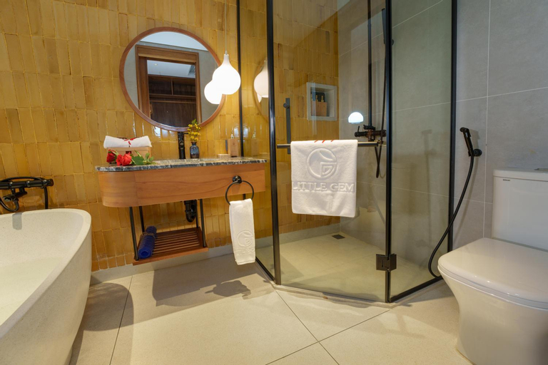 Bathroom 11