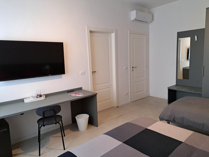 Others 3, Bolognamania Rooms-Saffi, Bologna