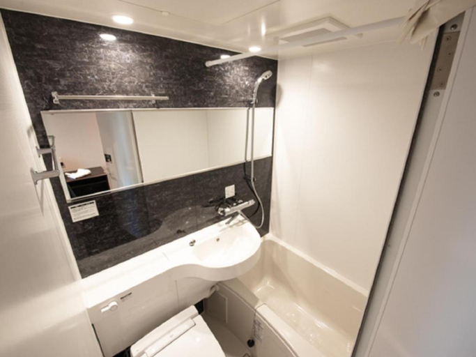 Bathroom 4, HOTEL LiVEMAX Hakata-ekimae, Fukuoka