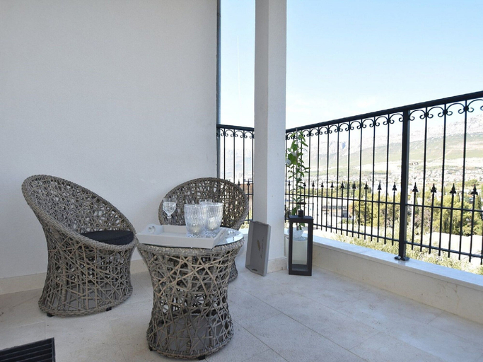Others 5, Apartment Mandika, Split