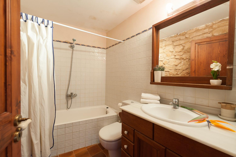 Bathroom 5, Villa Els Olivers / Olivers Petits, Baleares
