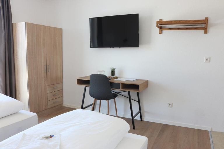Bedroom 2, Motel Bergtheim - Self Check-in, Würzburg
