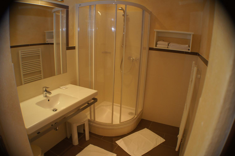 Bathroom, Hotel Sonneck, Liezen