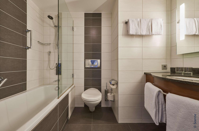 Bathroom 5, Dorint Hotel Bonn, Bonn