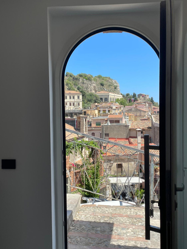 Others 2, Taormina Rooms centro storico, Messina