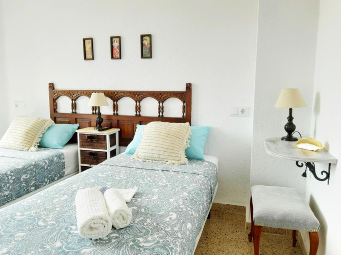Others 5, Hostal El Perello, Valencia, Valencia