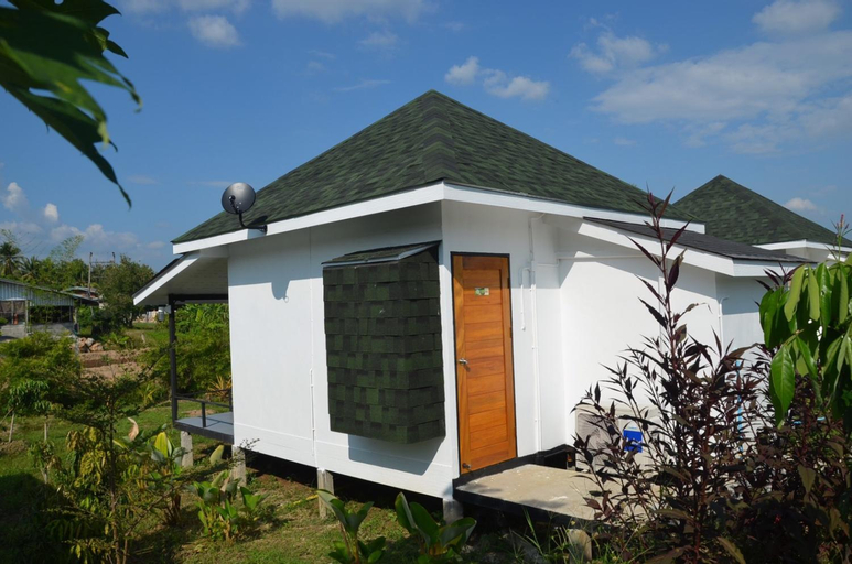 Exterior 1