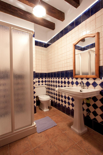 Bathroom 5, Hostal El Cortijo, Cádiz