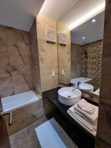 Bathroom 3, Utopia Polhena Hotel, Matara Four Gravets
