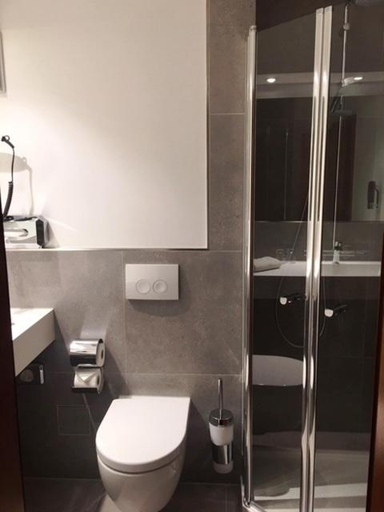 Bathroom 4, Hotel Im Park, Mettmann