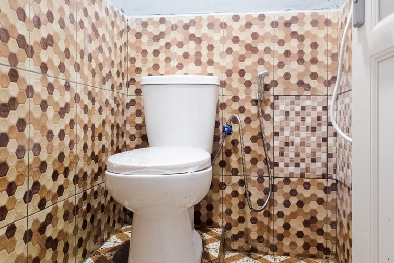 Bathroom 3, RedDoorz @ Hotel Island Bengkulu, Bengkulu