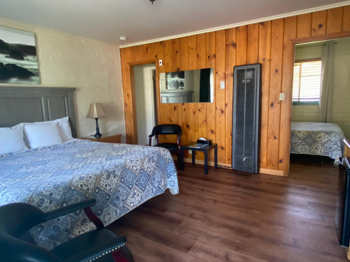 Others 5, Bishop Village Motel, Inyo