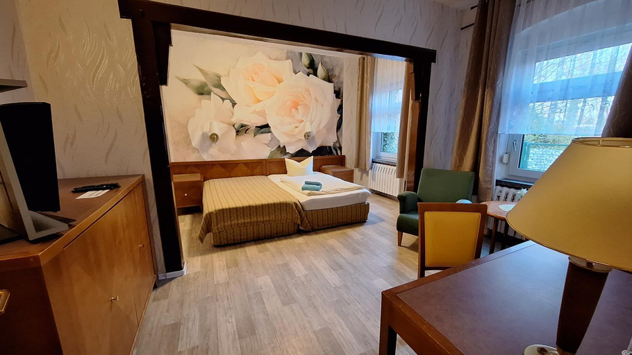 Others 4, Hotel Kulturhaus Felgeleben, Salzlandkreis