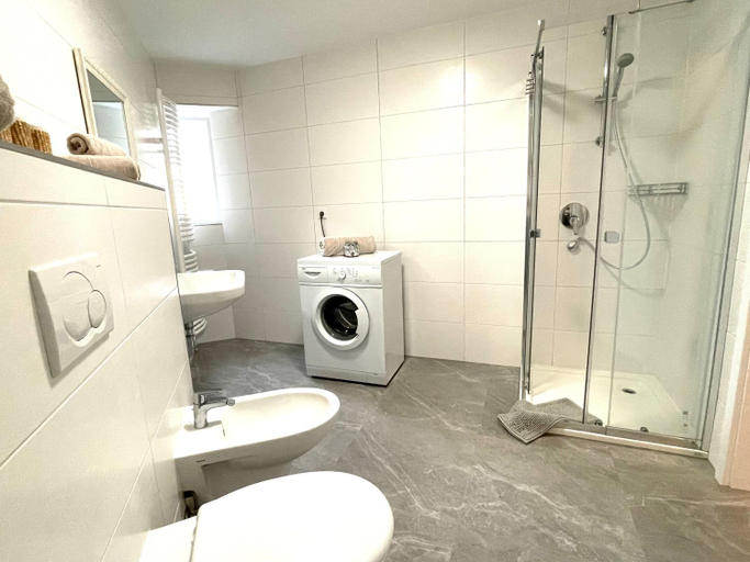 Shower 2, Sofia Apartments, Baden-Baden