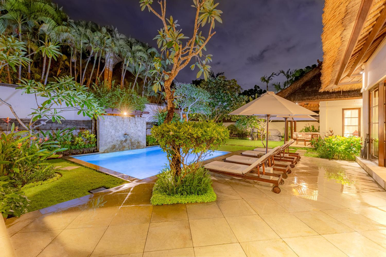 Swimming Pool 11