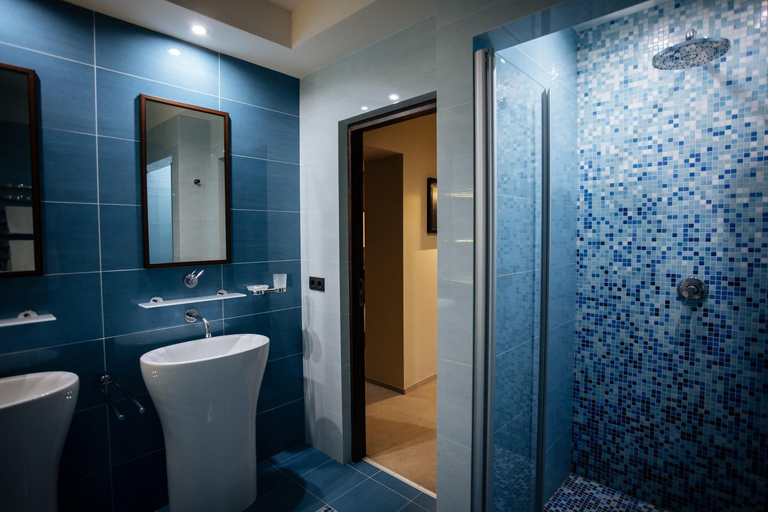 Bathroom 5, LH Hotel & SPA, L'vivs'ka