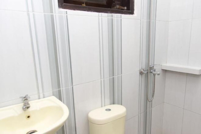 Bathroom 19