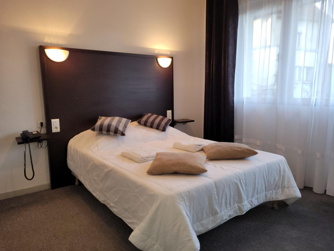 Bedroom, La Croix Blanche, Saône-et-Loire