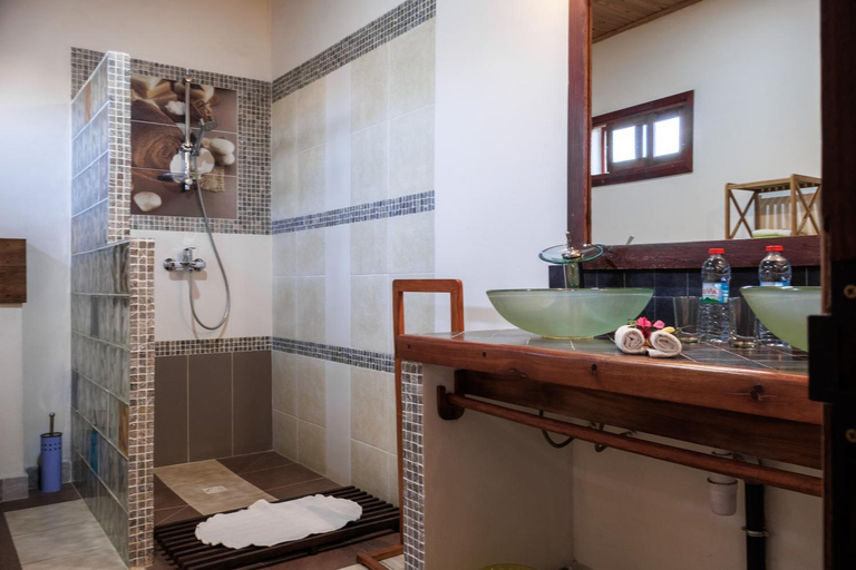 Others 5, Hotel Ambalakely, Haute matsiatra