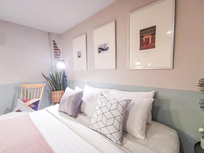 Bedroom 25