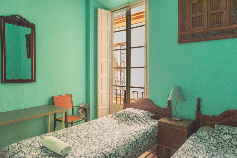 Others 5, Private Rooms in Historic Building on the Square, Málaga