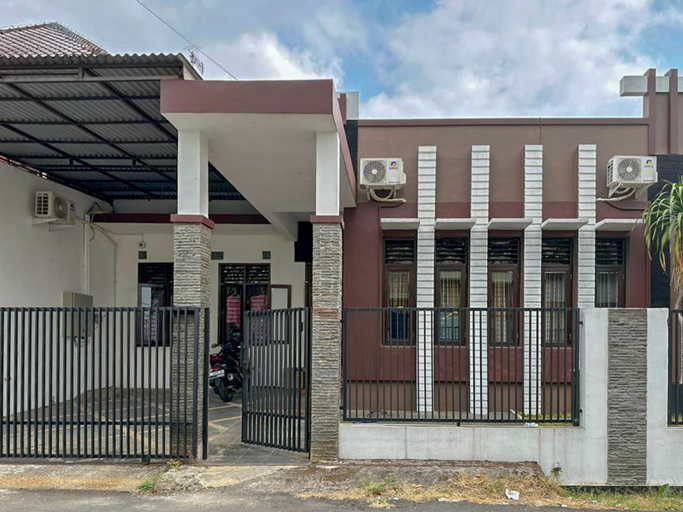Exterior & Views 2, RedDoorz @ Wisma Garden Purwokerto, Banyumas