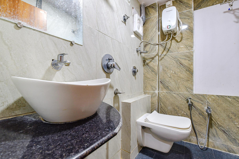 Bathroom 4, FabHotel Silver Inn, Ahmadabad