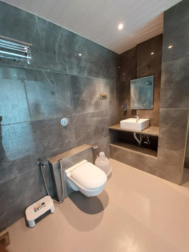 Bathroom, Brittos fort view, Sindhudurg