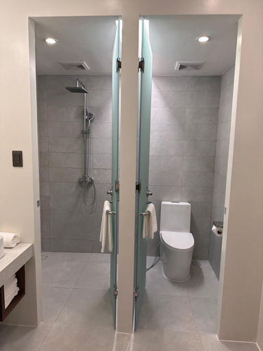 Bathroom, Athlete's House, Bacoor