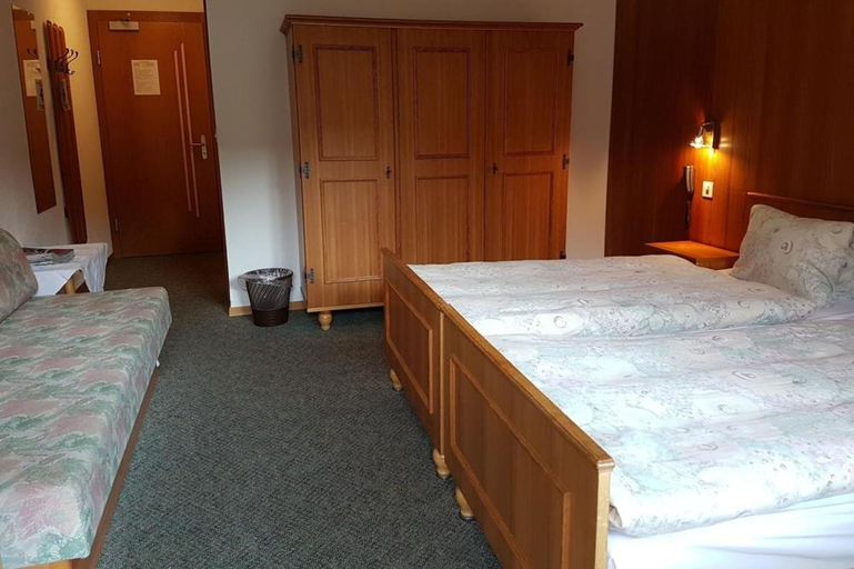 Bedroom 4, Hotel Restaurant Krone, Visp