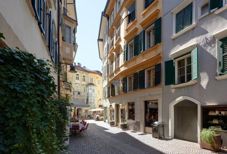 Others 4, Franciscus Apartments, Bolzano