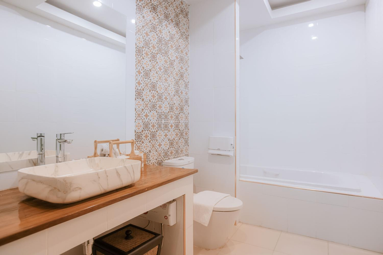 Bathroom 26