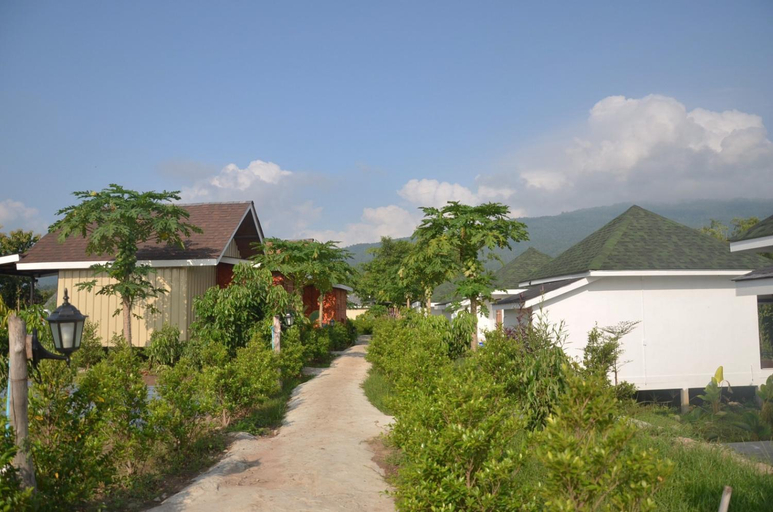 Exterior 3