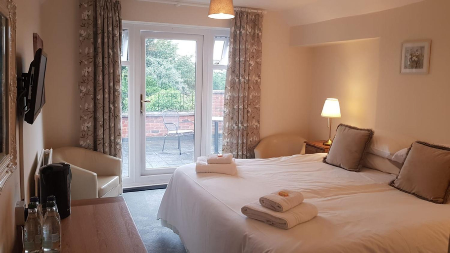 Others 5, Chequers Inn, Worcestershire