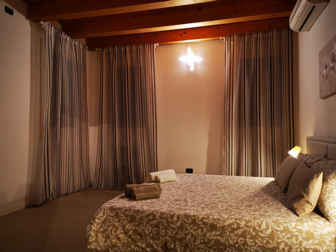 Bedroom 12