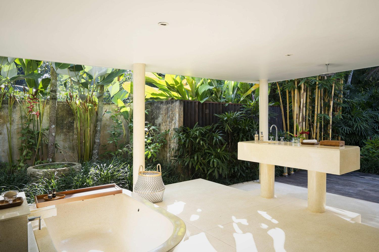 Bathroom 25