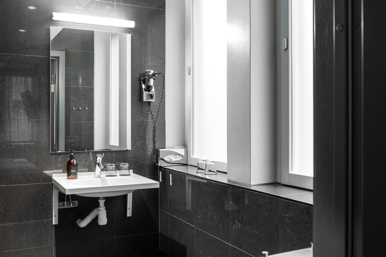 Bathroom 4