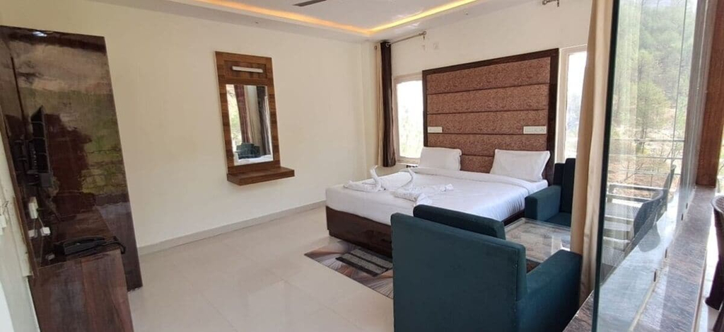 Bedroom 3, The White Rain Hotel, Garhwal