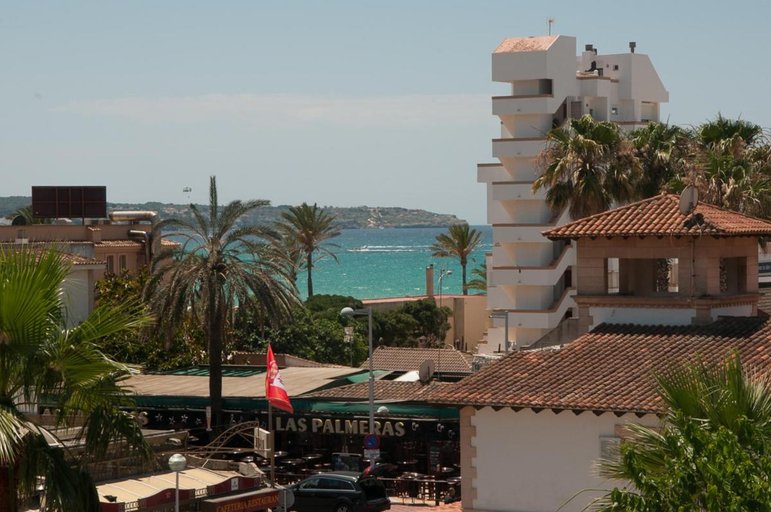 Others 3, Hostal Alce, Baleares