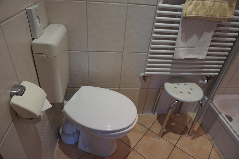 Bathroom 12